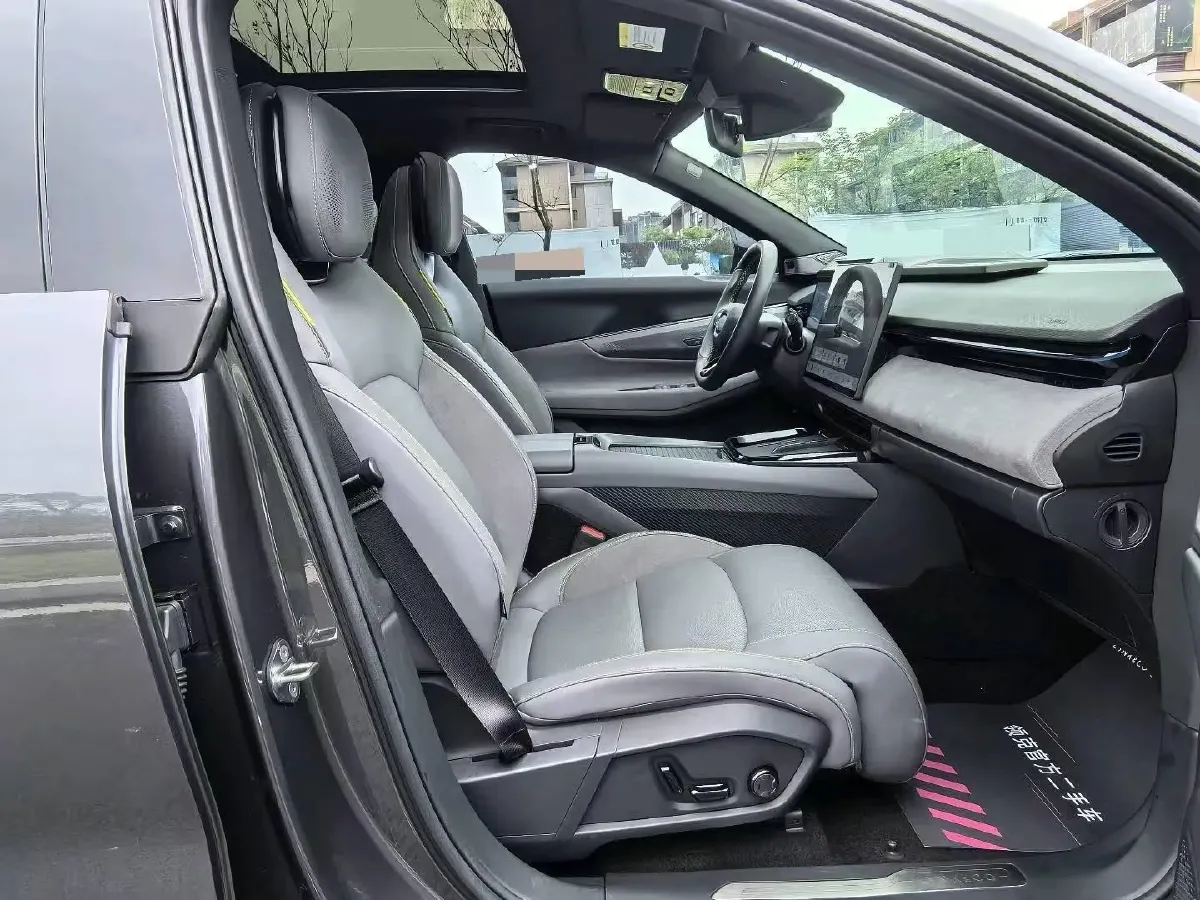 2025 LYNK&CO 08 EM-P 1.5T 163HP L4 3DHT PHEV 39.6/39.8KWH,autocango,china used car exporter,china ev exporter,chinese used car exporter,chinese used ev exporter