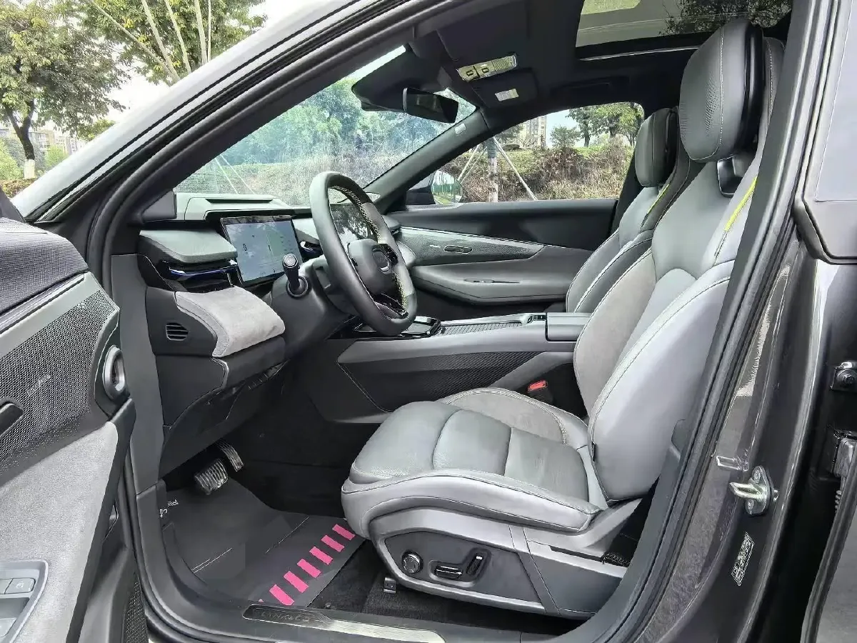 2025 LYNK&CO 08 EM-P 1.5T 163HP L4 3DHT PHEV 39.6/39.8KWH,autocango,china used car exporter,china ev exporter,chinese used car exporter,chinese used ev exporter