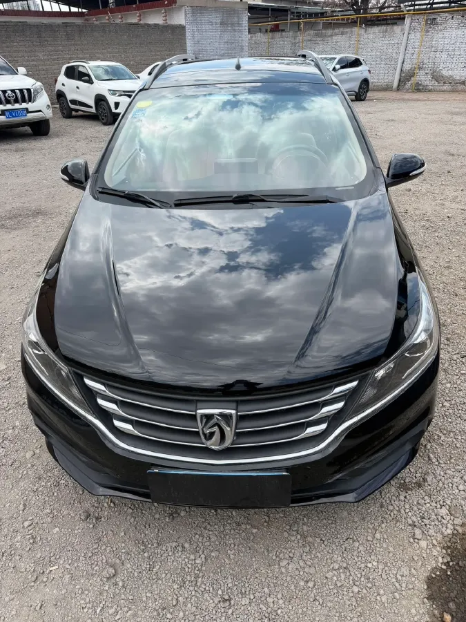 2017 BaoJun 310W 1.5L 112HP L4 6MT,autocango,china used car exporter,china ev exporter,chinese used car exporter,chinese used ev exporter