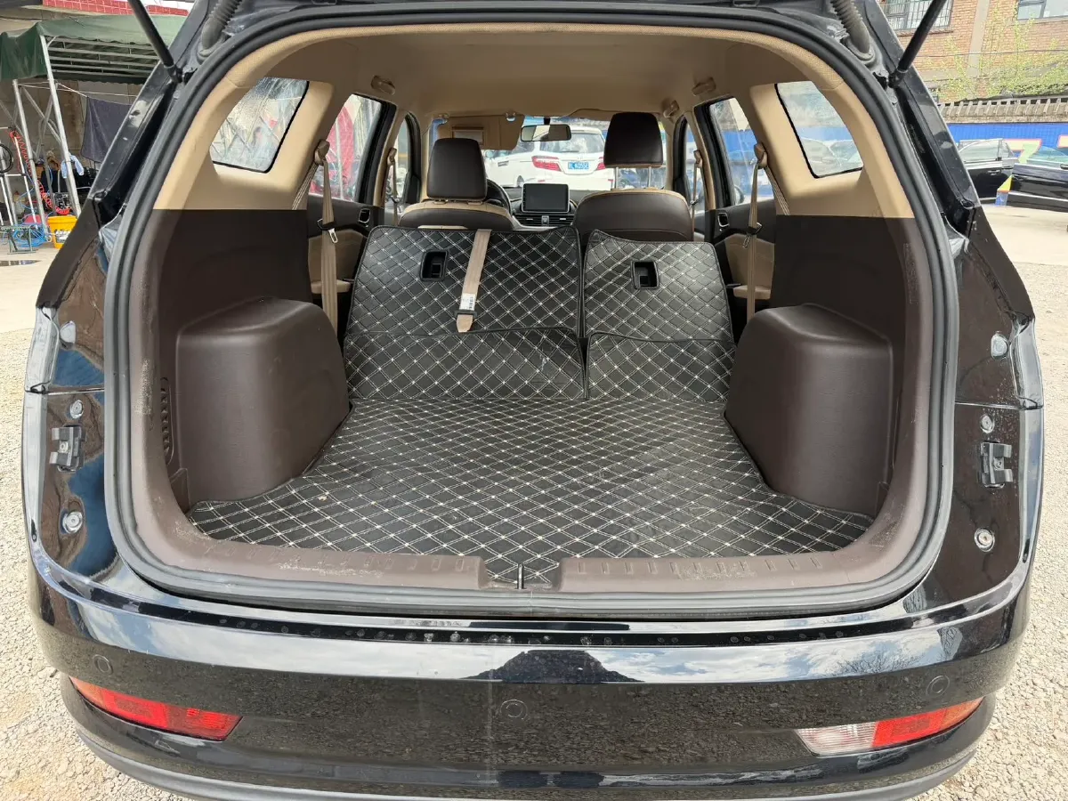 2017 BaoJun 310W 1.5L 112HP L4 6MT,autocango,china used car exporter,china ev exporter,chinese used car exporter,chinese used ev exporter