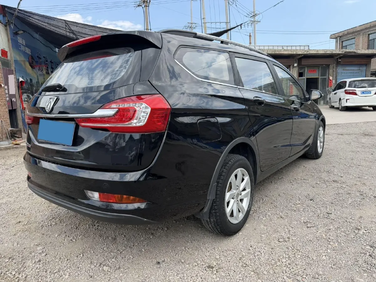 2017 BaoJun 310W 1.5L 112HP L4 6MT,autocango,china used car exporter,china ev exporter,chinese used car exporter,chinese used ev exporter