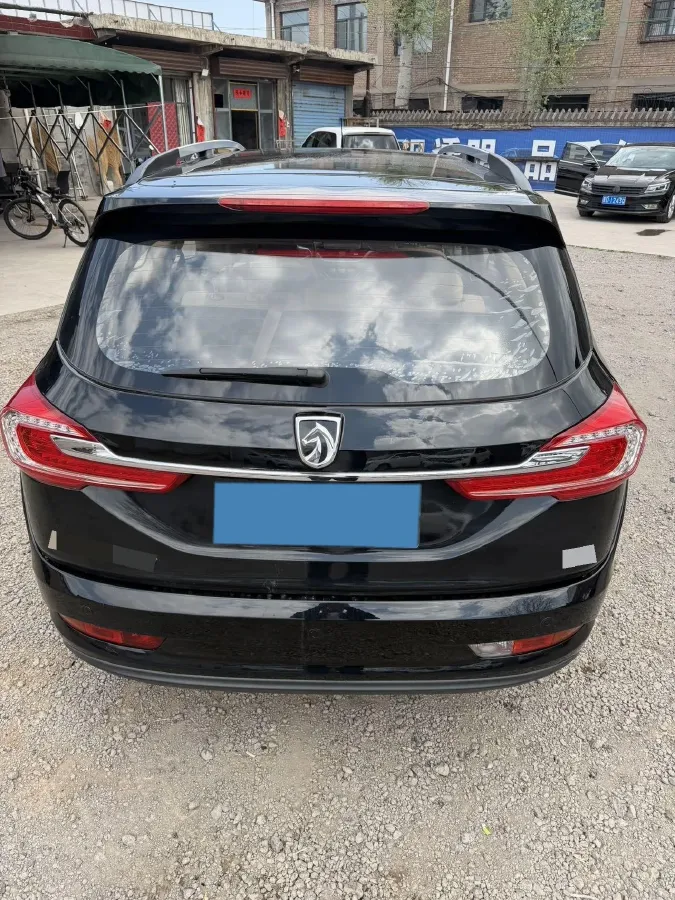 2017 BaoJun 310W 1.5L 112HP L4 6MT,autocango,china used car exporter,china ev exporter,chinese used car exporter,chinese used ev exporter