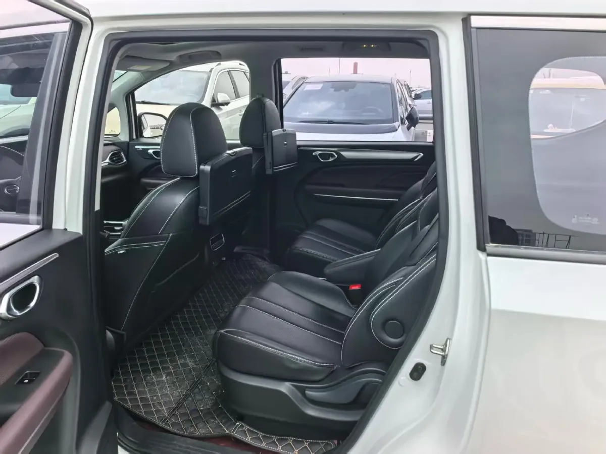 2023 GAC Trumpchi M6 1.5T 177HP L4 7DCT,autocango,china used car exporter,china ev exporter,chinese used car exporter,chinese used ev exporter