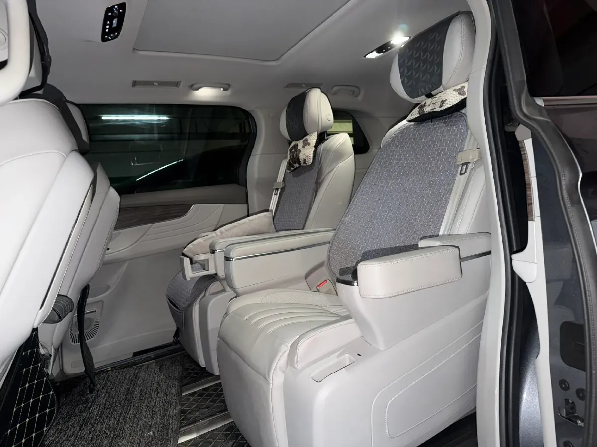 2023 Roewe iMAX8 2.0T 234HP L4 8AT,autocango,china used car exporter,china ev exporter,chinese used car exporter,chinese used ev exporter