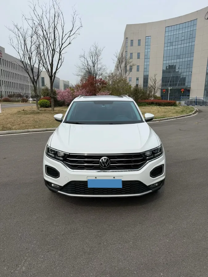 2022 Volkswagen T-Roc 1.4T 150HP L4 7DCT,autocango,china used car exporter,china ev exporter,chinese used car exporter,chinese used ev exporter