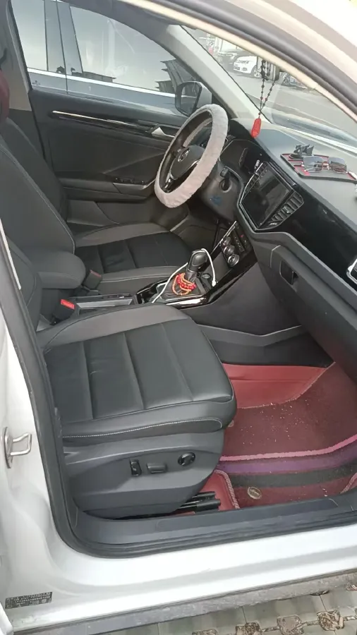 2022 Volkswagen T-Roc 1.4T 150HP L4 7DCT,autocango,china used car exporter,china ev exporter,chinese used car exporter,chinese used ev exporter