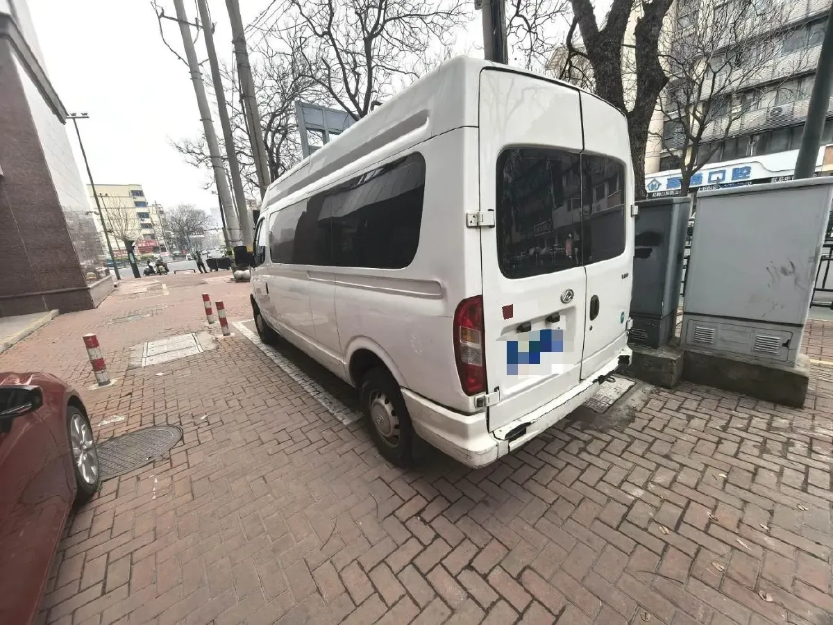 2019 MAXUS XinTu V80 2.0T 139HP L4 6MT,autocango,china used car exporter,china ev exporter,chinese used car exporter,chinese used ev exporter