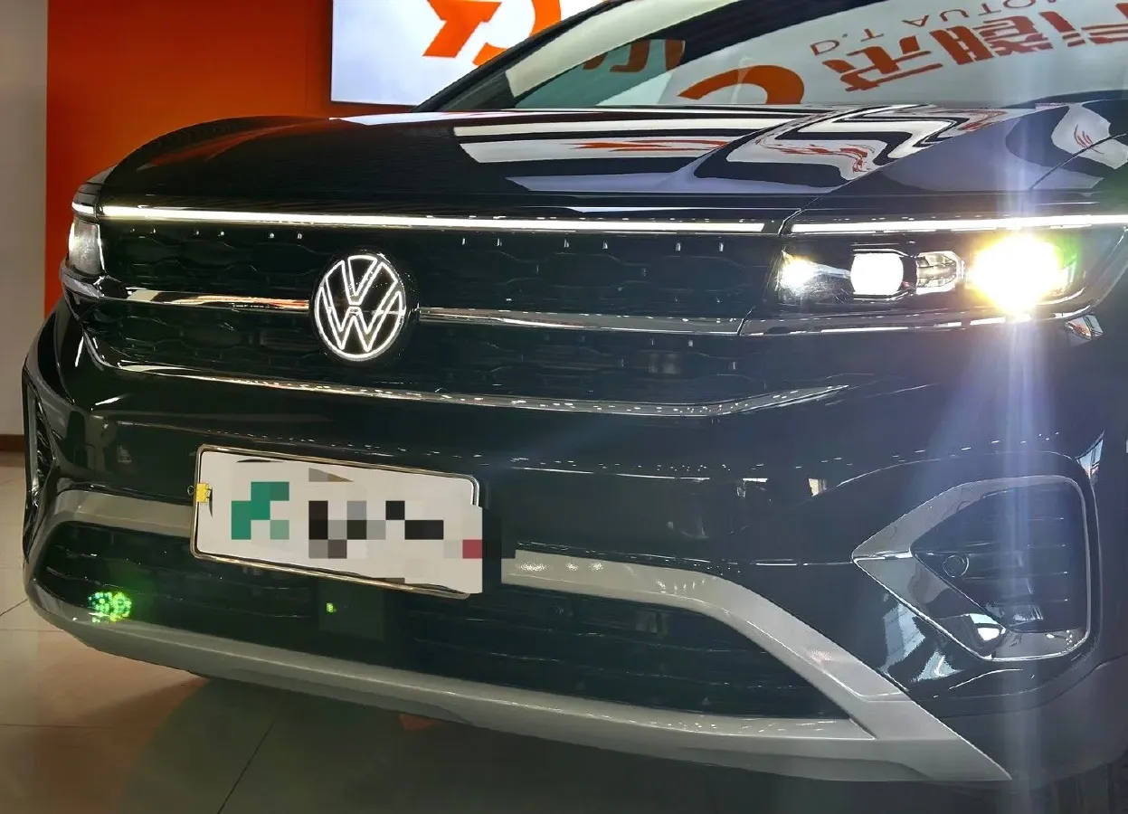 2022 Volkswagen Talagon 2.0T 220HP L4 7DCT,autocango,china used car exporter,china ev exporter,chinese used car exporter,chinese used ev exporter