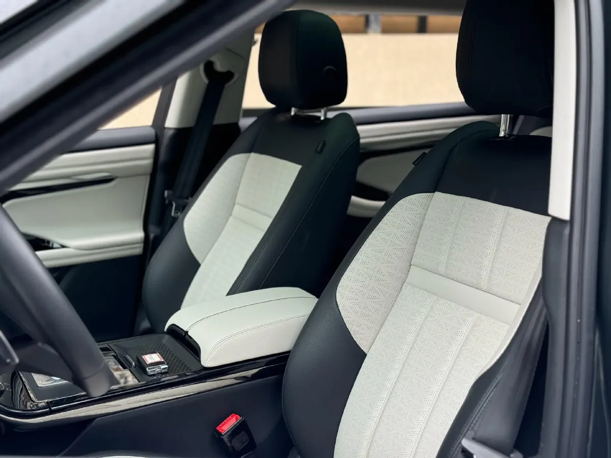 2021 Land Rover Range Rover Evoque 2.0T 249HP L4 9AT,autocango,china used car exporter,china ev exporter,chinese used car exporter,chinese used ev exporter