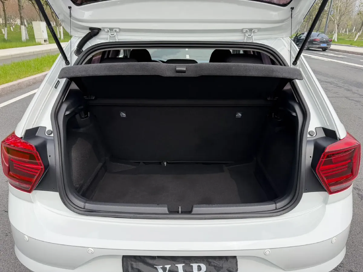 2023 Volkswagen Polo 1.5L 110HP L4 6AT,autocango,china used car exporter,china ev exporter,chinese used car exporter,chinese used ev exporter