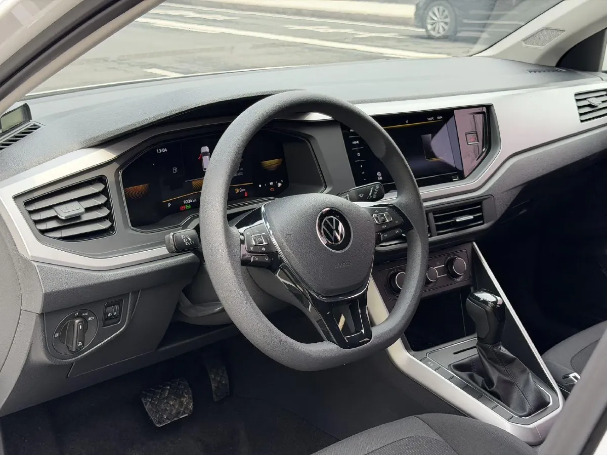 2023 Volkswagen Polo 1.5L 110HP L4 6AT,autocango,china used car exporter,china ev exporter,chinese used car exporter,chinese used ev exporter
