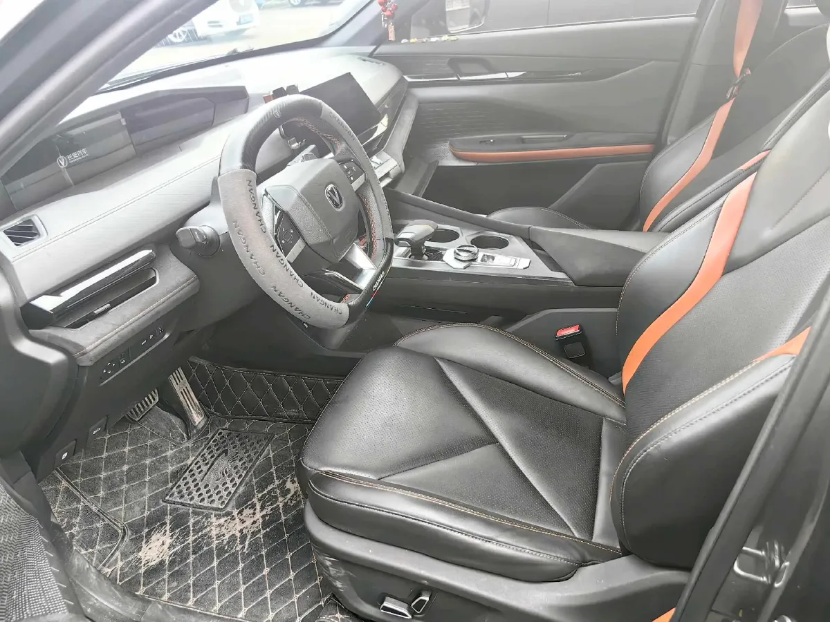 2022 ChangAn UNI-V 1.5T 188HP L4 7DCT,autocango,china used car exporter,china ev exporter,chinese used car exporter,chinese used ev exporter