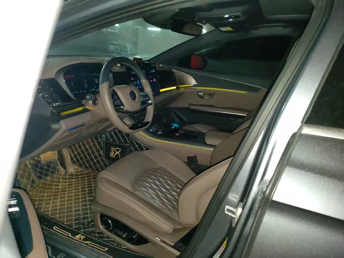 2022 Volkswagen Tiguan L 2.0T 186HP L4 7DCT,autocango,china used car exporter,china ev exporter,chinese used car exporter,chinese used ev exporter