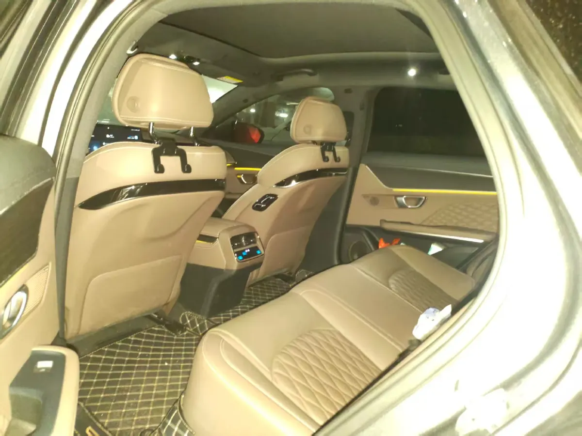 2022 Volkswagen Tiguan L 2.0T 186HP L4 7DCT,autocango,china used car exporter,china ev exporter,chinese used car exporter,chinese used ev exporter