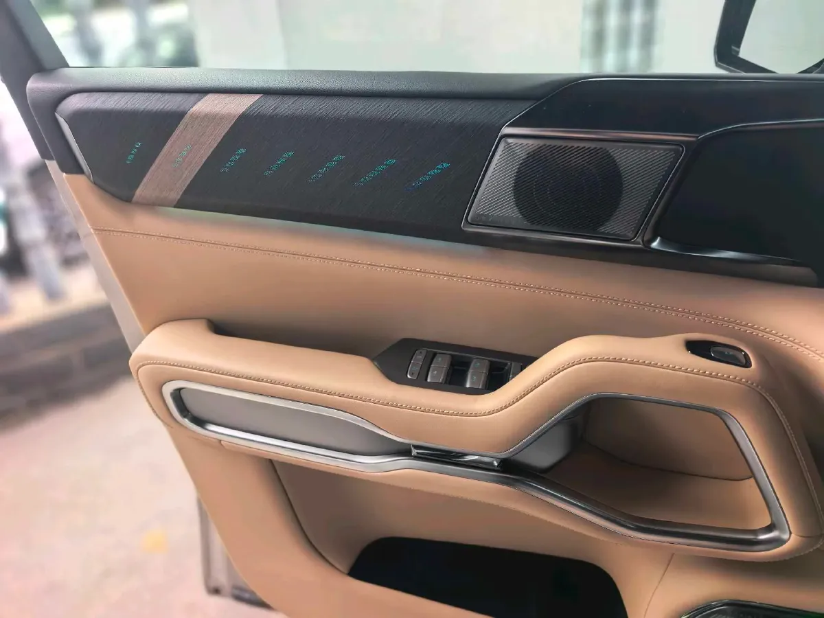 2025 FangChengBao Bao 8 2.0T 245HP L4 E-CVT PHEV 36.8KWH,autocango,china used car exporter,china ev exporter,chinese used car exporter,chinese used ev exporter