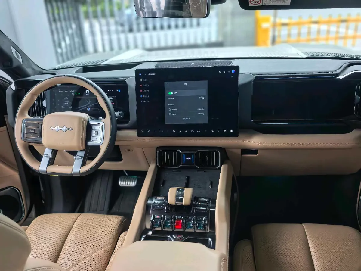 2025 FangChengBao Bao 8 2.0T 245HP L4 E-CVT PHEV 36.8KWH,autocango,china used car exporter,china ev exporter,chinese used car exporter,chinese used ev exporter