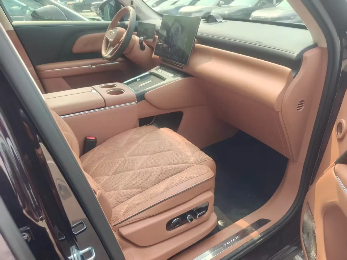 2026 Voyah 9L 1.5T 150HP L4 PHEV,autocango,china used car exporter,china ev exporter,chinese used car exporter,chinese used ev exporter