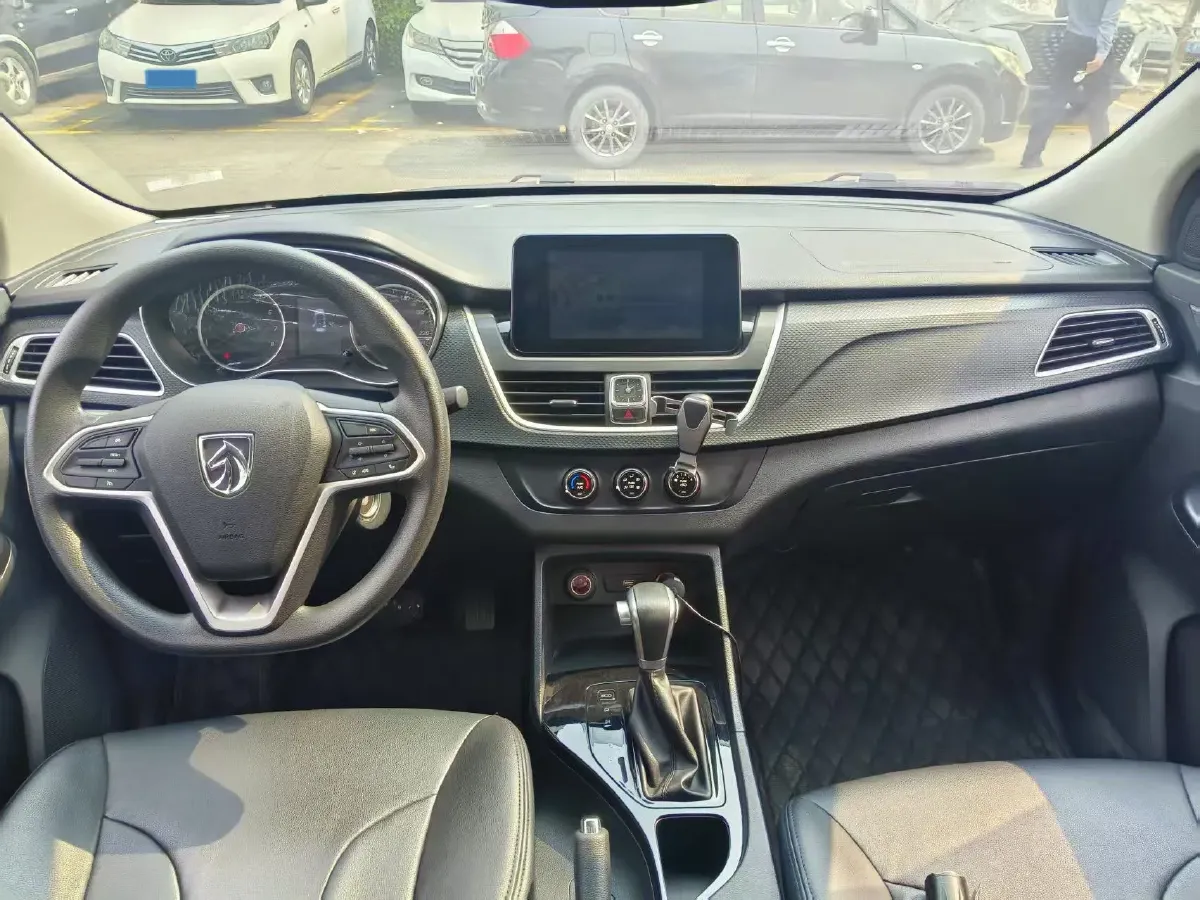 2019 BaoJun 730 1.5T 147HP L4 CVT,autocango,china used car exporter,china ev exporter,chinese used car exporter,chinese used ev exporter