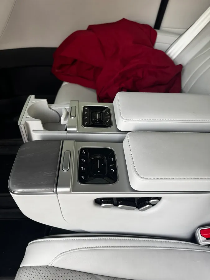 2024 Xpeng X9 BEV 101.5KWH,autocango,china used car exporter,china ev exporter,chinese used car exporter,chinese used ev exporter