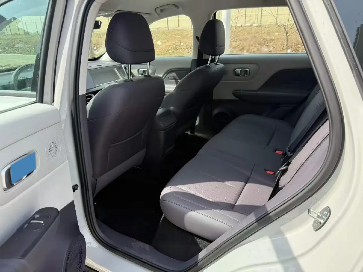 2025 Leapmotor B10 BEV 56.2KWH,autocango,china used car exporter,china ev exporter,chinese used car exporter,chinese used ev exporter