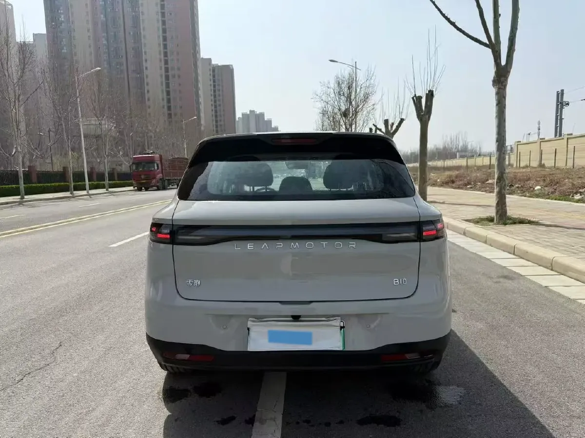 2025 Leapmotor B10 BEV 56.2KWH,autocango,china used car exporter,china ev exporter,chinese used car exporter,chinese used ev exporter