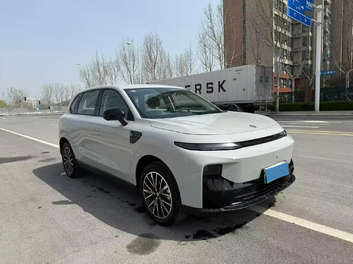 2025 Leapmotor B10 BEV 56.2KWH,autocango,china used car exporter,china ev exporter,chinese used car exporter,chinese used ev exporter