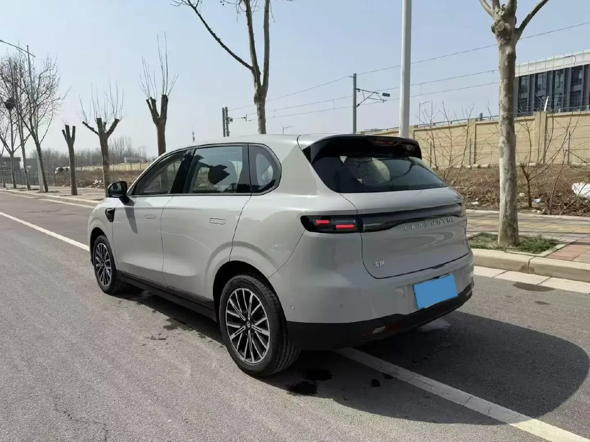 2025 Leapmotor B10 BEV 56.2KWH,autocango,china used car exporter,china ev exporter,chinese used car exporter,chinese used ev exporter