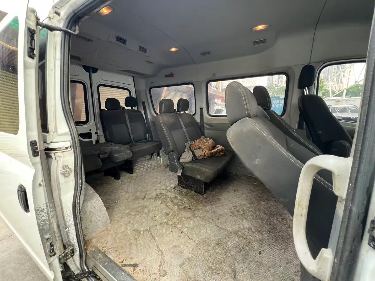 2021 MAXUS XinTu V80 2.0T 139HP L4 6MT,autocango,china used car exporter,china ev exporter,chinese used car exporter,chinese used ev exporter