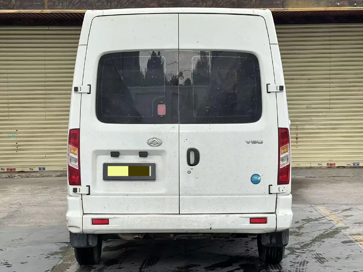 2021 MAXUS XinTu V80 2.0T 139HP L4 6MT,autocango,china used car exporter,china ev exporter,chinese used car exporter,chinese used ev exporter