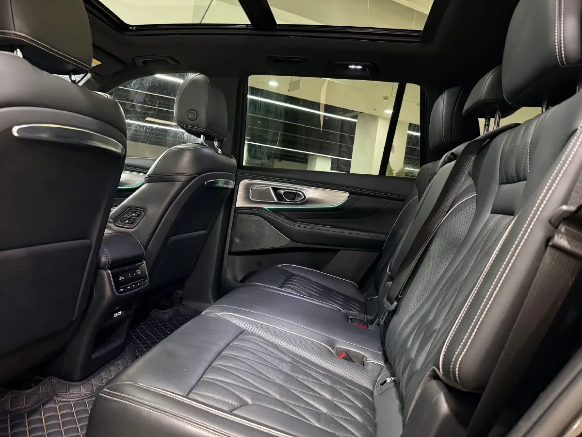 2022 GAC Trumpchi GS8 2.0T 252HP L4 8AT,autocango,china used car exporter,china ev exporter,chinese used car exporter,chinese used ev exporter