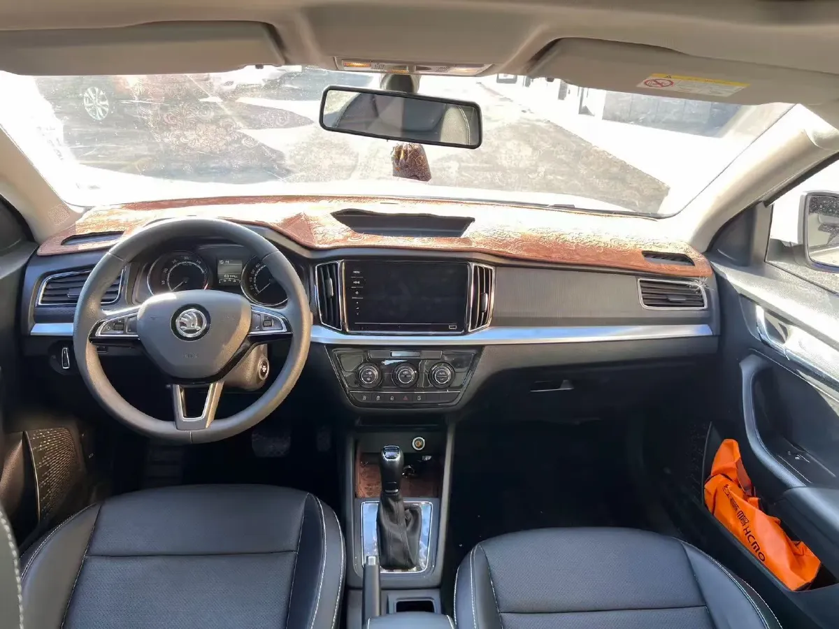 2022 Skoda Kamiq 1.5L 112HP L4 6AT,autocango,china used car exporter,china ev exporter,chinese used car exporter,chinese used ev exporter