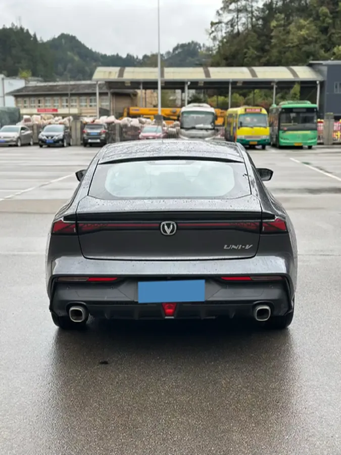 2023 ChangAn UNI-V 1.5T 188HP L4 7DCT,autocango,china used car exporter,china ev exporter,chinese used car exporter,chinese used ev exporter