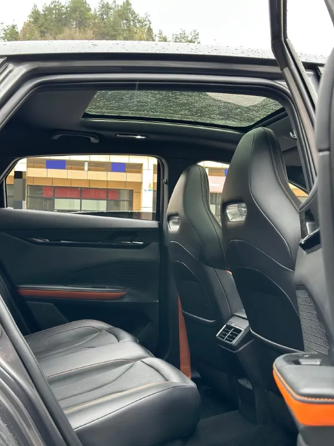 2023 ChangAn UNI-V 1.5T 188HP L4 7DCT,autocango,china used car exporter,china ev exporter,chinese used car exporter,chinese used ev exporter