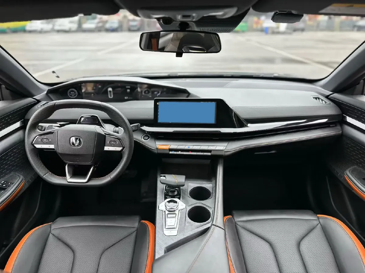 2023 ChangAn UNI-V 1.5T 188HP L4 7DCT,autocango,china used car exporter,china ev exporter,chinese used car exporter,chinese used ev exporter