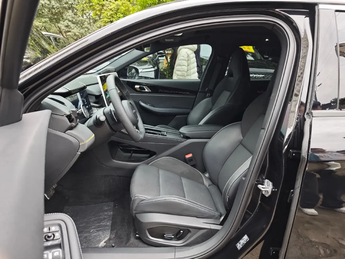 2025 LYNK&CO 03 1.5T 181HP L4 7DCT,autocango,china used car exporter,china ev exporter,chinese used car exporter,chinese used ev exporter