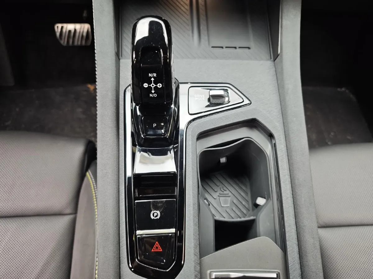 2025 LYNK&CO 03 1.5T 181HP L4 7DCT,autocango,china used car exporter,china ev exporter,chinese used car exporter,chinese used ev exporter