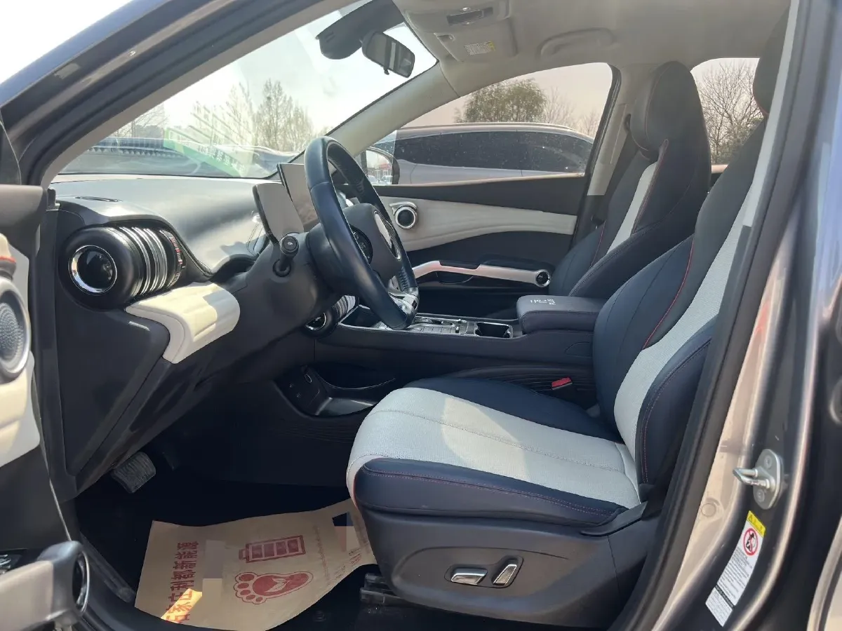 2022 Hycan Z03 BEV 64.23KWH,autocango,china used car exporter,china ev exporter,chinese used car exporter,chinese used ev exporter