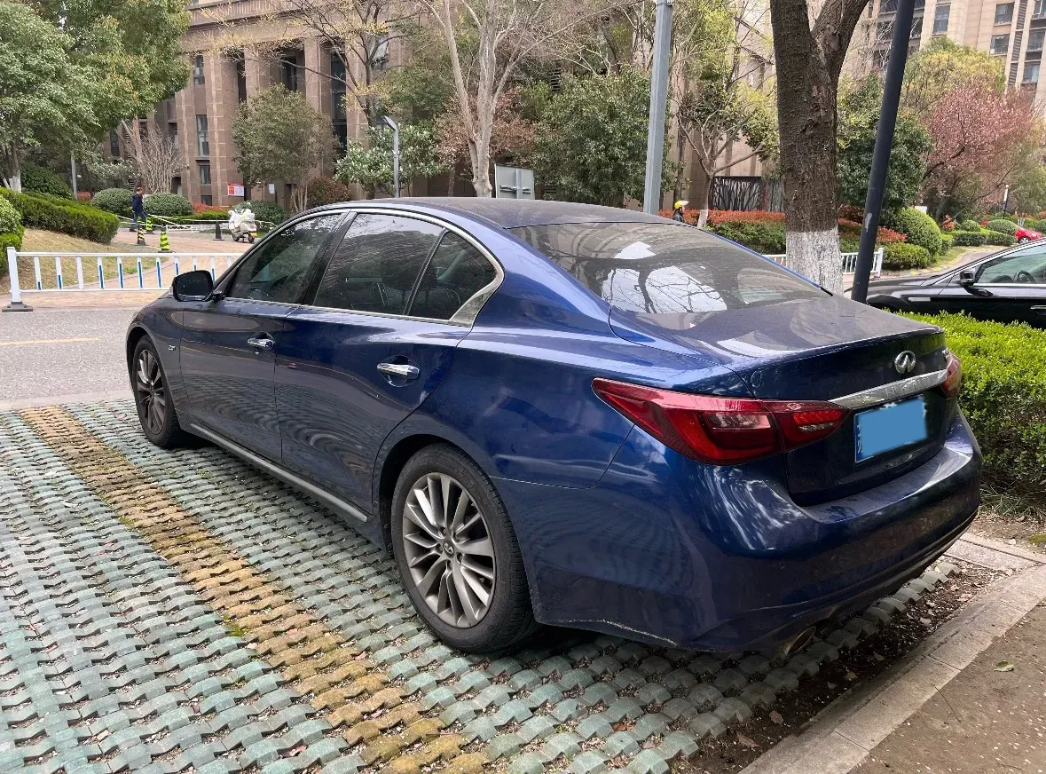 2018 Jeep Grand Commander 2.0T 265HP L4 9AT,autocango,china used car exporter,china ev exporter,chinese used car exporter,chinese used ev exporter