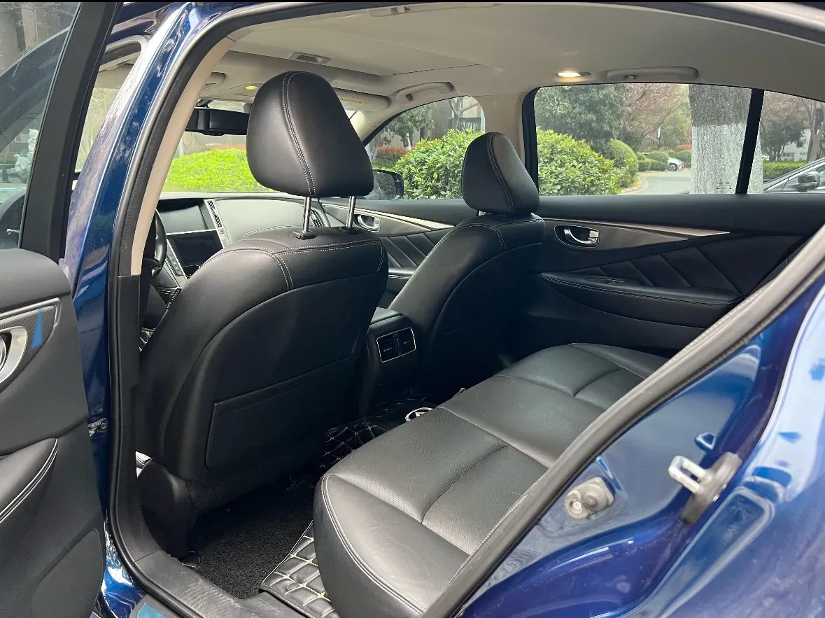 2018 Jeep Grand Commander 2.0T 265HP L4 9AT,autocango,china used car exporter,china ev exporter,chinese used car exporter,chinese used ev exporter