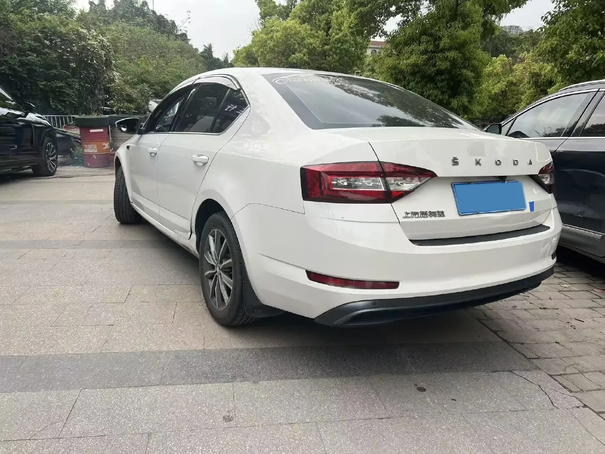 2019 Skoda Octavia 1.5L 116HP L4 6AT,autocango,china used car exporter,china ev exporter,chinese used car exporter,chinese used ev exporter