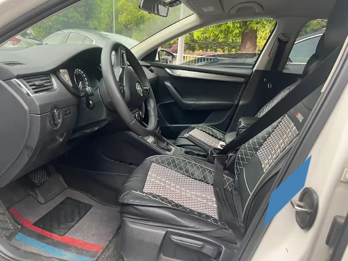 2019 Skoda Octavia 1.5L 116HP L4 6AT,autocango,china used car exporter,china ev exporter,chinese used car exporter,chinese used ev exporter