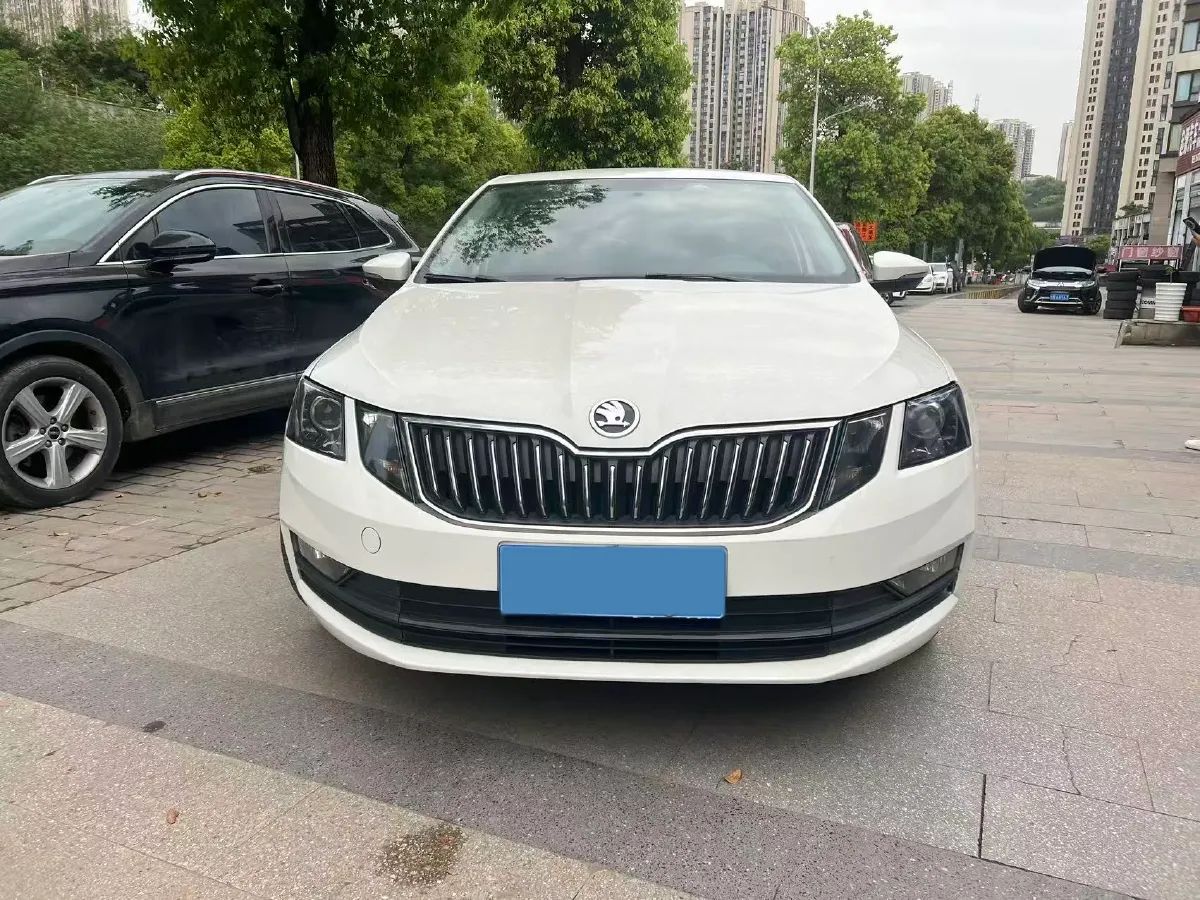 2019 Skoda Octavia 1.5L 116HP L4 6AT,autocango,china used car exporter,china ev exporter,chinese used car exporter,chinese used ev exporter