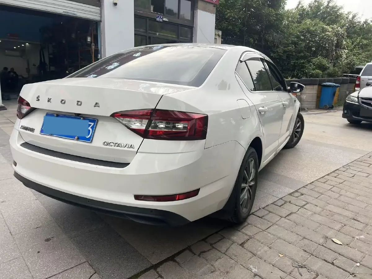 2019 Skoda Octavia 1.5L 116HP L4 6AT,autocango,china used car exporter,china ev exporter,chinese used car exporter,chinese used ev exporter