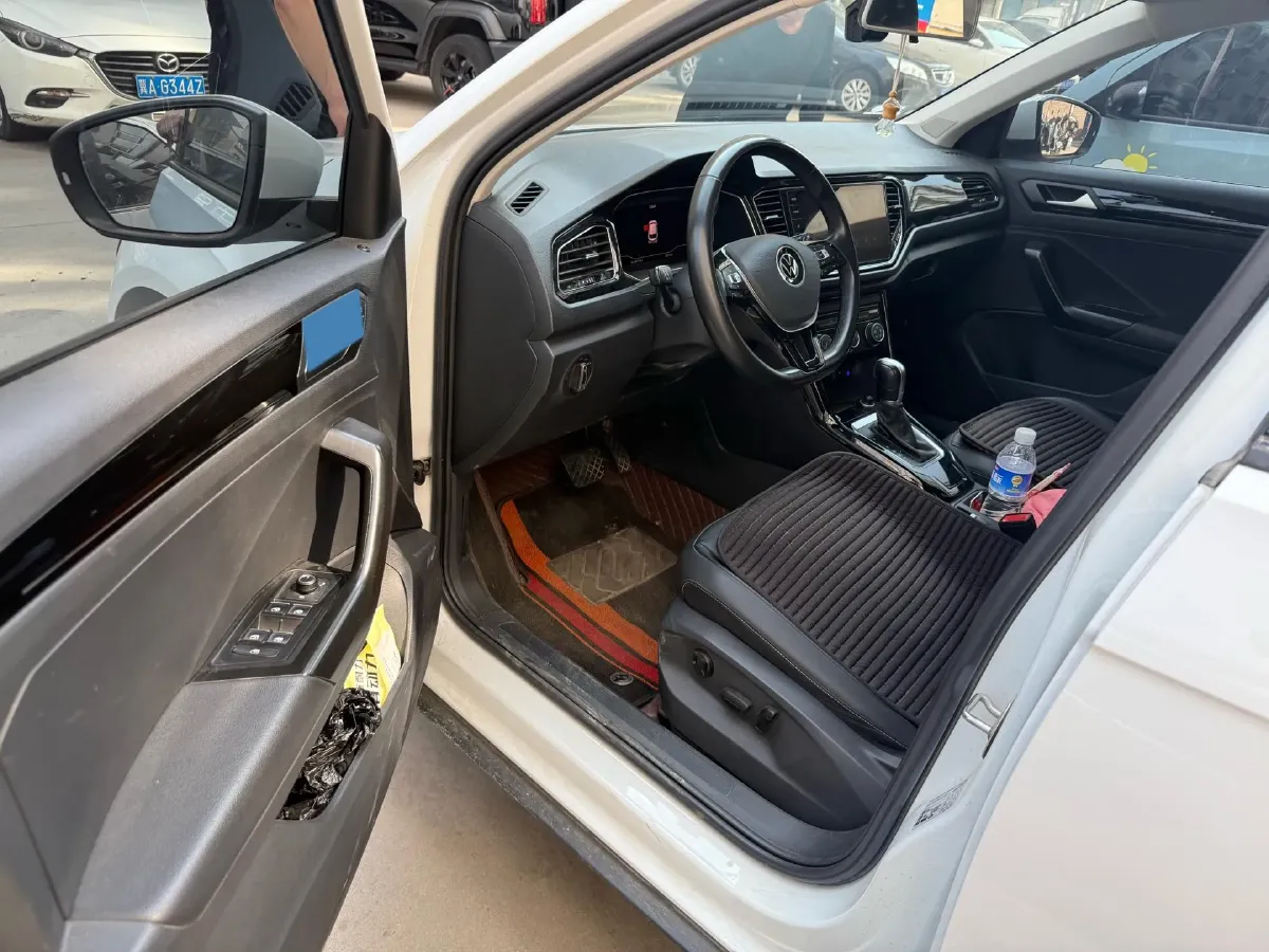 2022 Volkswagen T-Roc 1.4T 150HP L4 7DCT,autocango,china used car exporter,china ev exporter,chinese used car exporter,chinese used ev exporter
