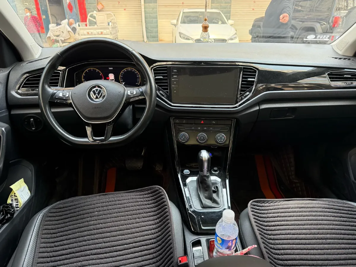 2022 Volkswagen T-Roc 1.4T 150HP L4 7DCT,autocango,china used car exporter,china ev exporter,chinese used car exporter,chinese used ev exporter