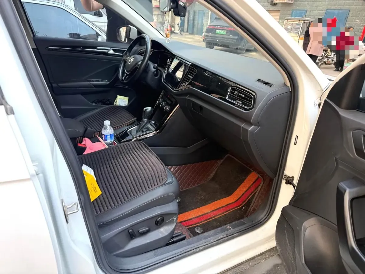 2022 Volkswagen T-Roc 1.4T 150HP L4 7DCT,autocango,china used car exporter,china ev exporter,chinese used car exporter,chinese used ev exporter