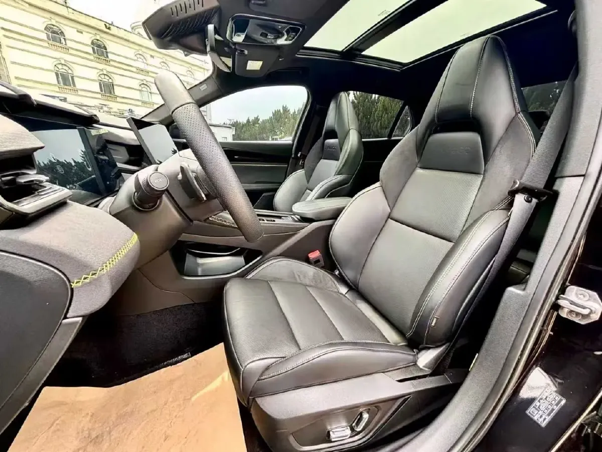 2023 LYNK&CO 03 2.0T 254HP L4 7DCT,autocango,china used car exporter,china ev exporter,chinese used car exporter,chinese used ev exporter