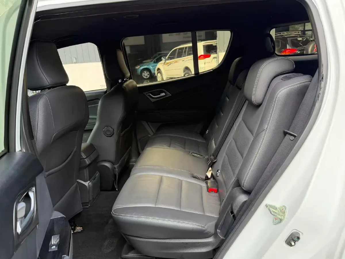 2018 Isuzu Mu-X 1.9T 163HP L4 6AT,autocango,china used car exporter,china ev exporter,chinese used car exporter,chinese used ev exporter