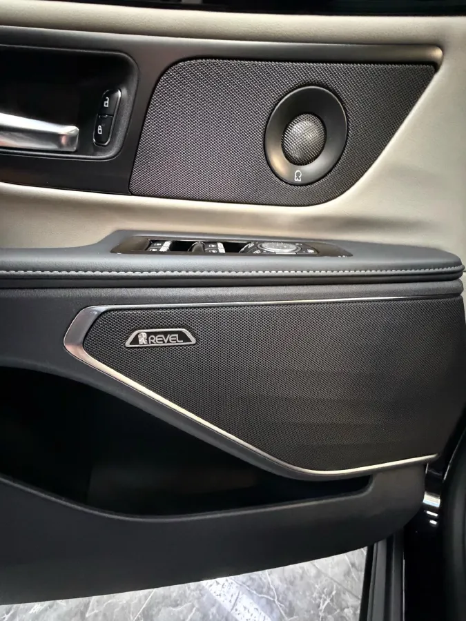 2023 Lincoln Nautilus 2.0T 261HP L4 8AT,autocango,china used car exporter,china ev exporter,chinese used car exporter,chinese used ev exporter