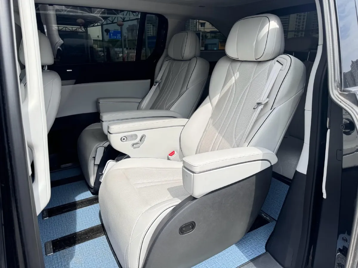 2024 Xpeng X9 BEV 101.5KWH,autocango,china used car exporter,china ev exporter,chinese used car exporter,chinese used ev exporter